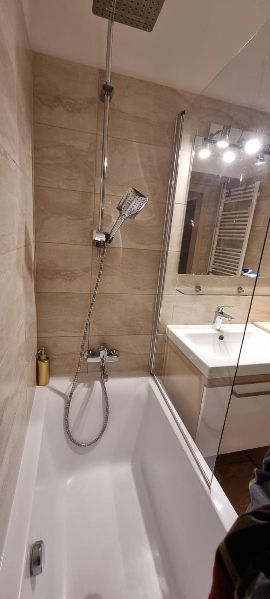 Huge Apartment Next To Train Station Close To The City Center บราติสลาวา ภายนอก รูปภาพ