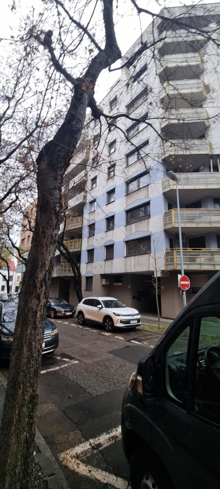 Huge Apartment Next To Train Station Close To The City Center บราติสลาวา ภายนอก รูปภาพ